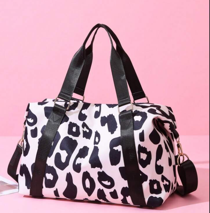 LEOPARD PRINT WHITE TRAVEL / MOMMY BAG
