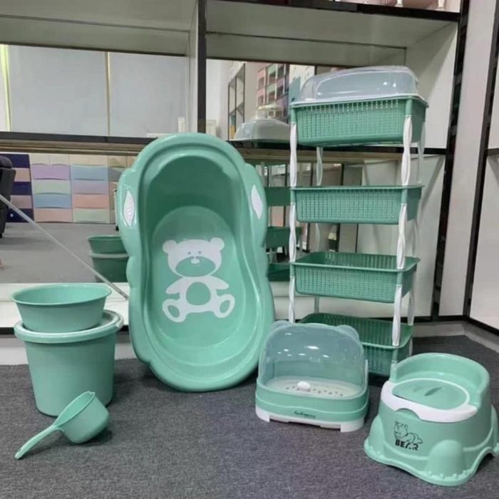 Complete foreign baby bath set