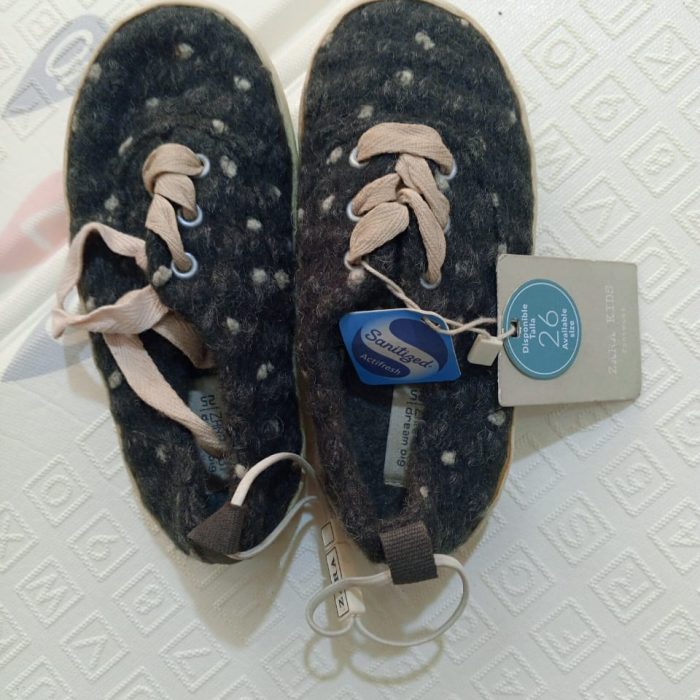 BABY SHOE (SIZE 26)