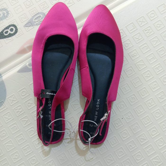 GIRLS POINTY SHOE(SIZE 39)