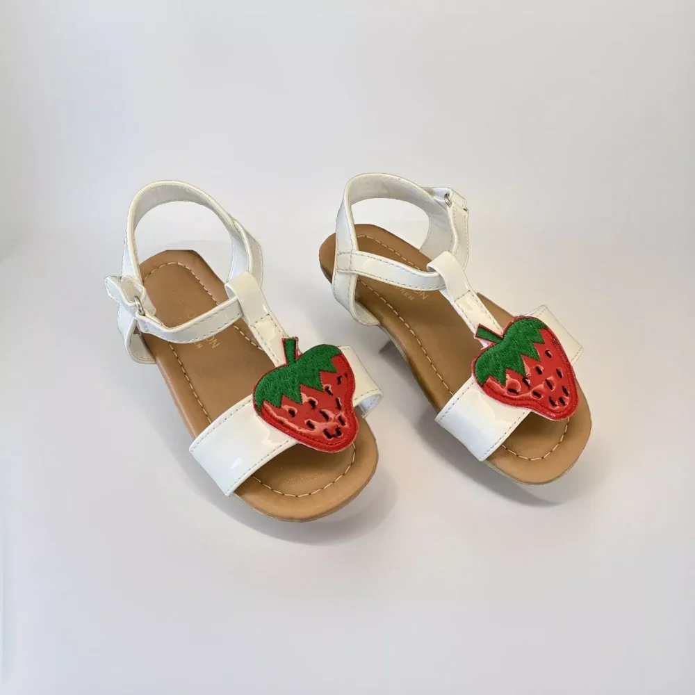 STAWBERRY BABY SANDALS 0 TO 3MONTHS